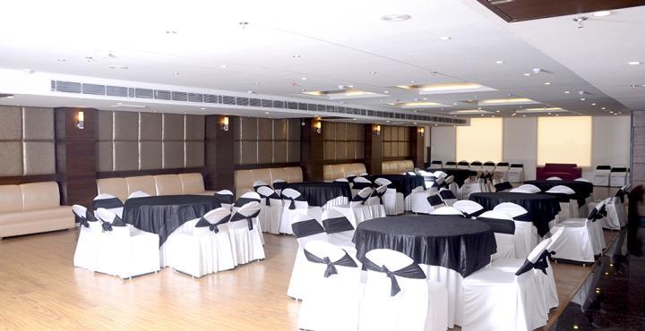 Tulip Inn Zirakpur Exterior photo