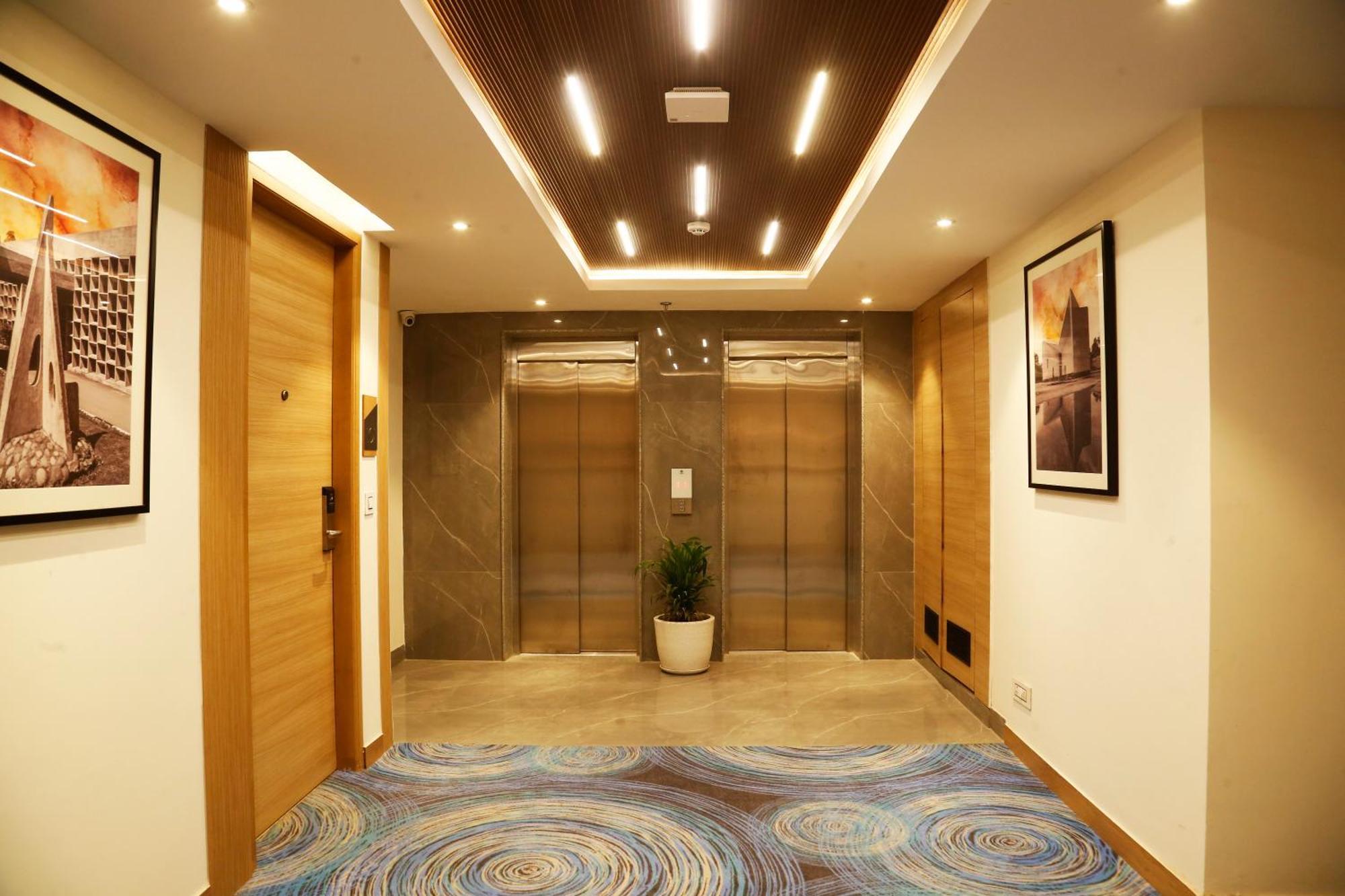 Tulip Inn Zirakpur Exterior photo
