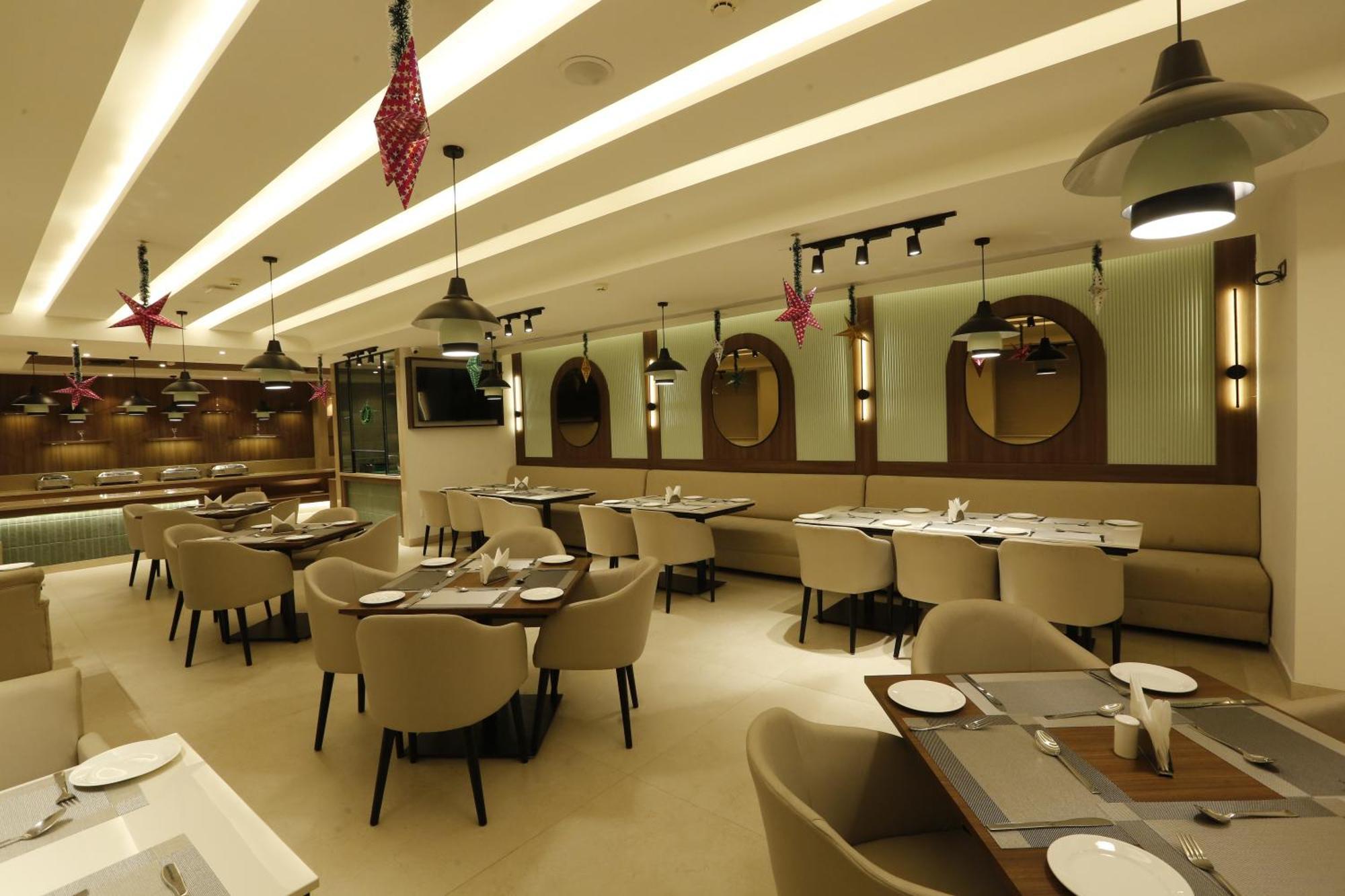 Tulip Inn Zirakpur Exterior photo