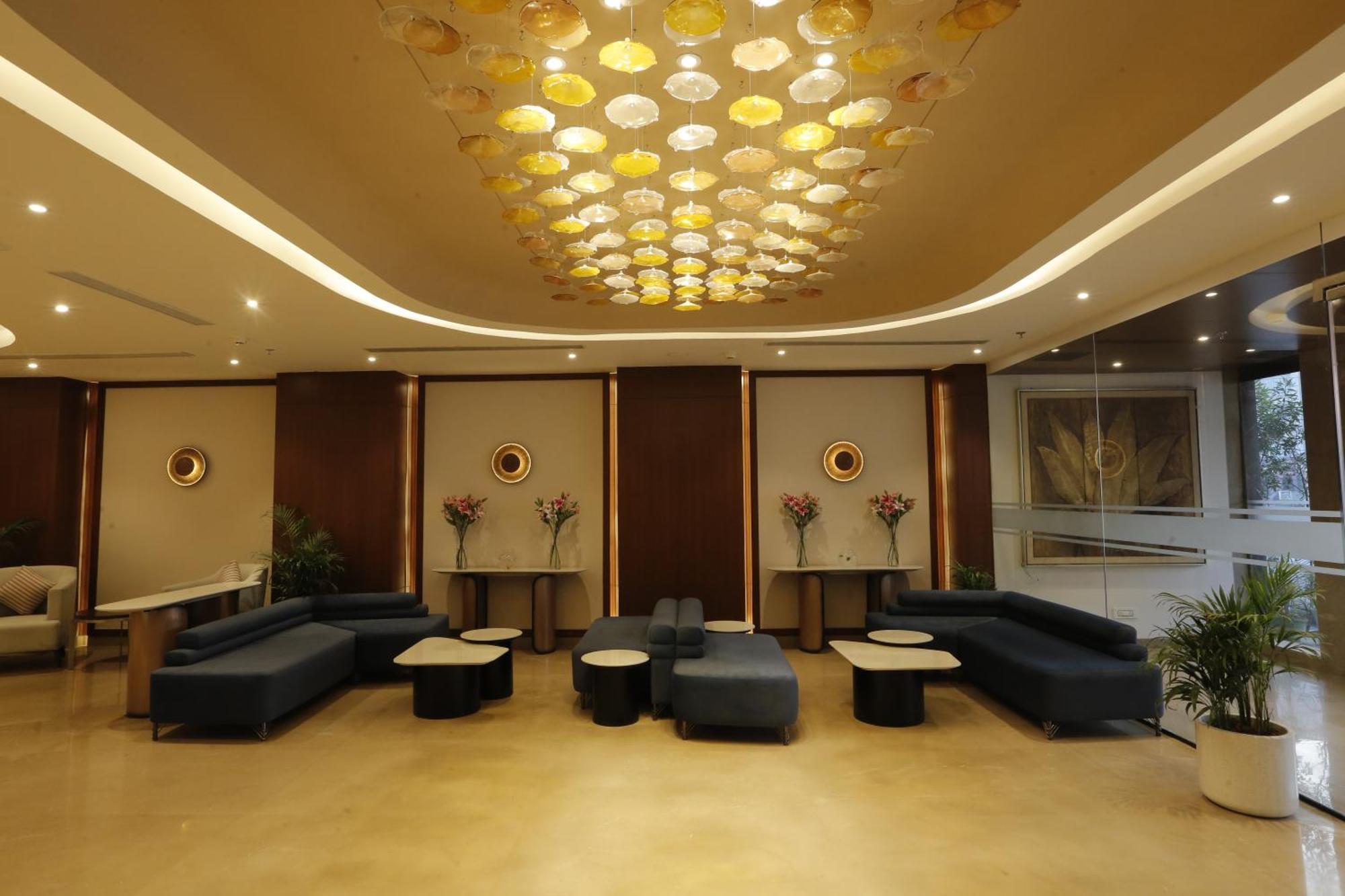Tulip Inn Zirakpur Exterior photo