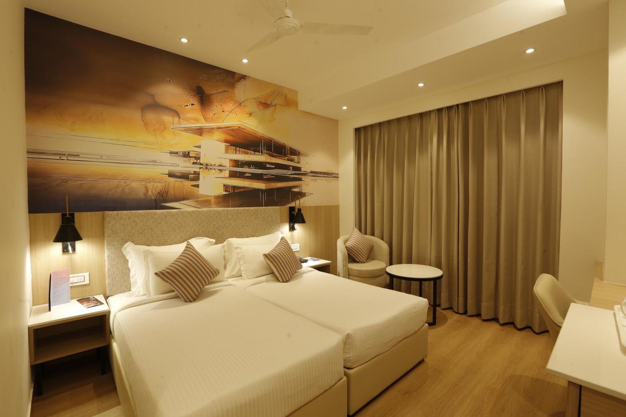 Tulip Inn Zirakpur Exterior photo