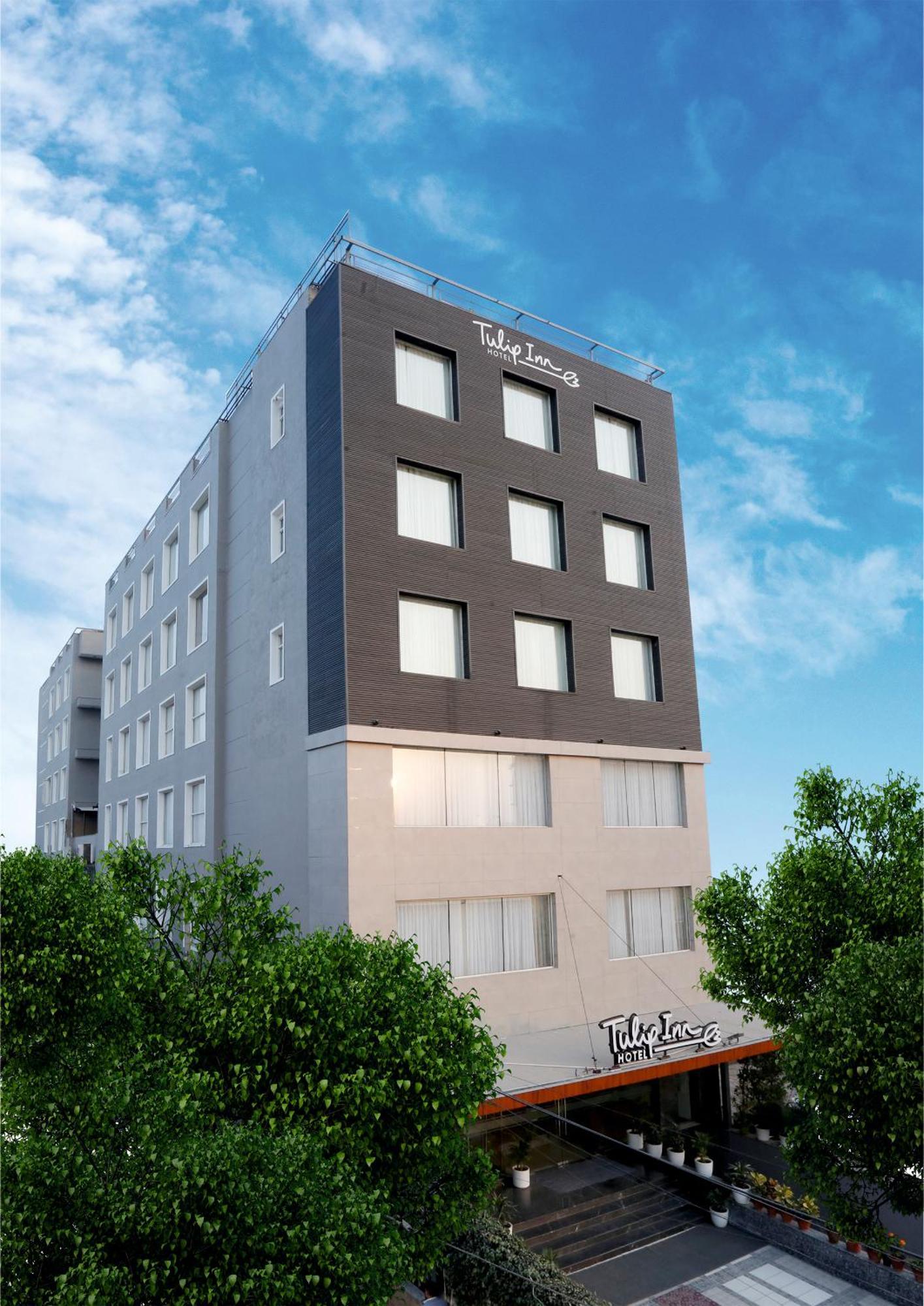Tulip Inn Zirakpur Exterior photo
