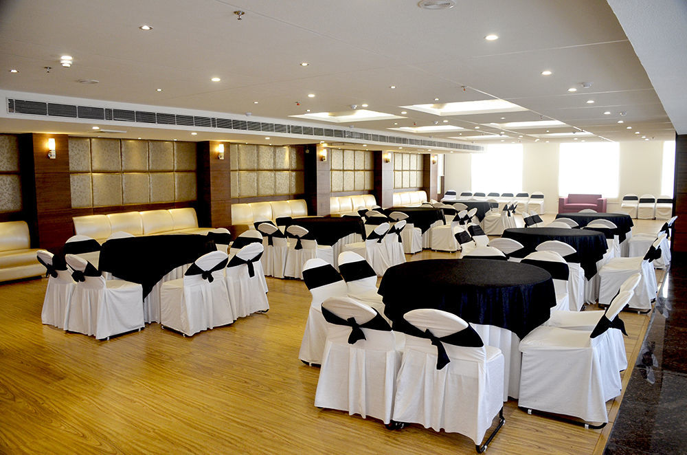 Tulip Inn Zirakpur Exterior photo